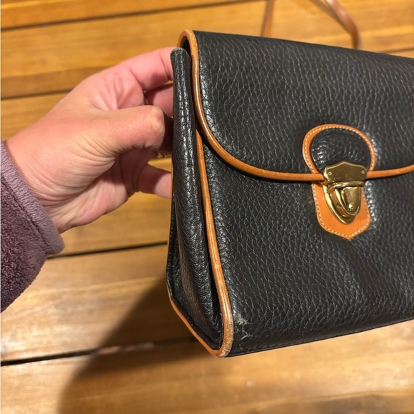 Small Vintage Dooney & Bourke Leather Crossbody Bag - Picture 4 of 10